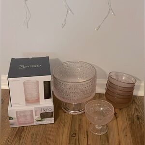 Dishes collection in pink